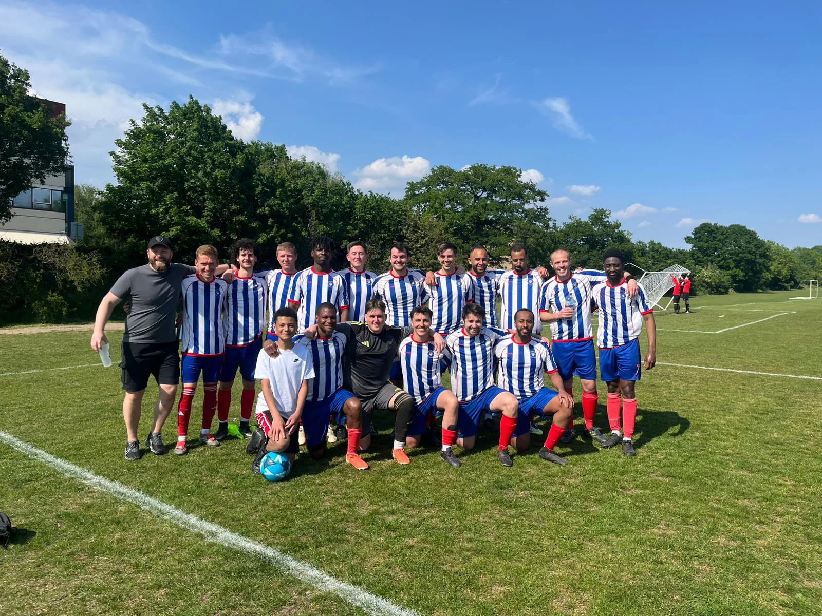 Actonians 5s squad together on the football pitch